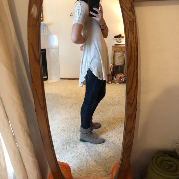 Striped Lace Shoulder Tee - Picture 3 of 3